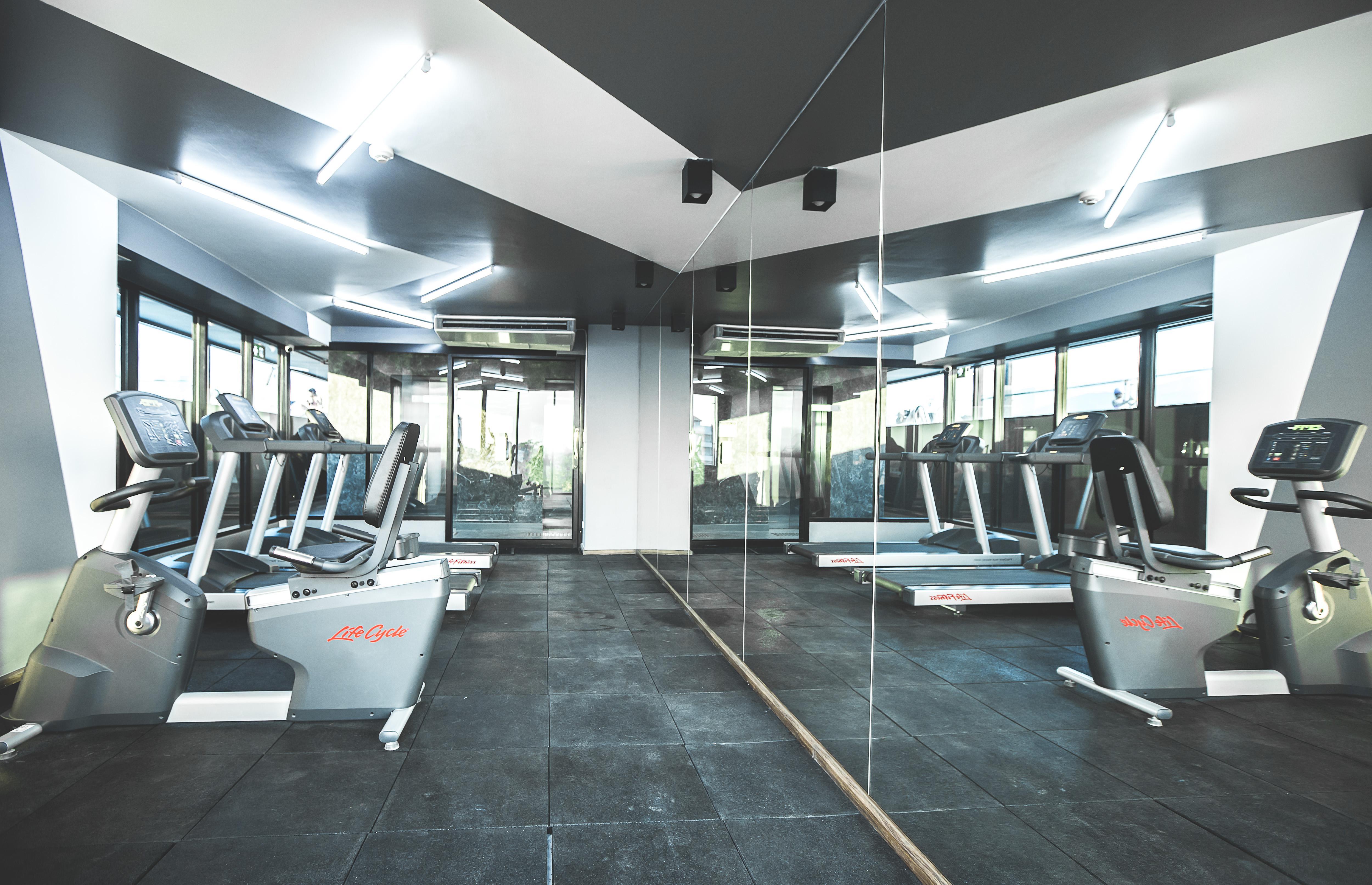 Art Mai Gallery Nimman Hotel Chiang Mai Luaran gambar The gym at the hotel