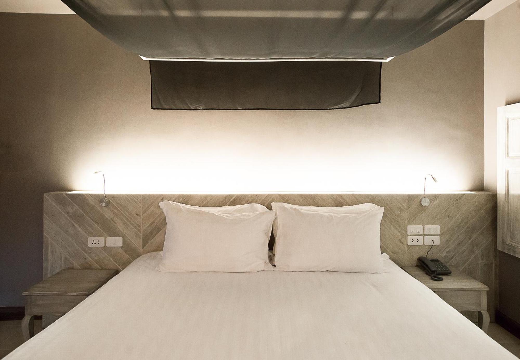 Art Mai Gallery Nimman Hotel Chiang Mai Luaran gambar A bed
